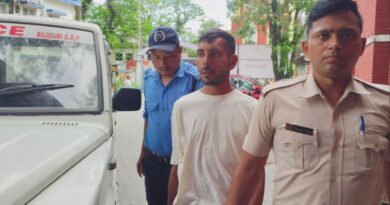 ট্রেন ছুটছে,কামরা ফাঁকা—তরুণীকে বাথরুমে টেনে ধর্ষণের অভিযোগে গ্রেফতার অসমের যুবক,উঠছে যাত্রী নিরাপত্তা নিয়ে বড়সড় প্রশ্ন!