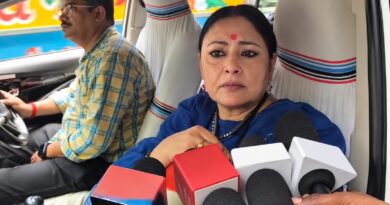 সল্টলেকে আচমকা পরিদর্শনে অগ্নিমিত্রা পাল,দখলমুক্ত ফুটপাতের নির্দেশ