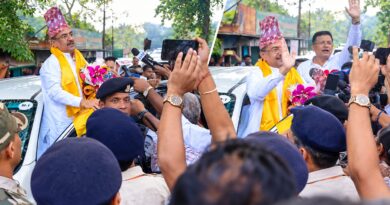 বক্সার জঙ্গলে বাঘিনী ছাড়ার আগে পথে দাঁড়িয়ে শুভেন্দু,ডুকপা সম্প্রদায়ের মানুষের সঙ্গে জনসংযোগ